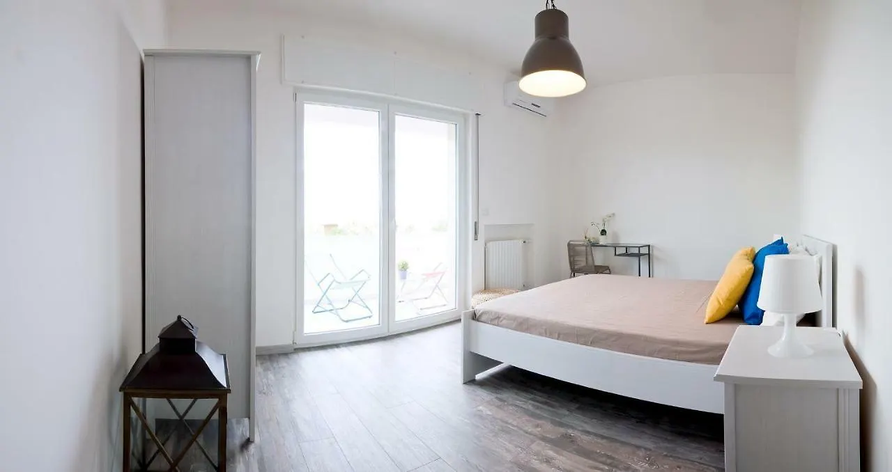 Pietra Di Mare Bed and Breakfast Bari 0*,  Italië